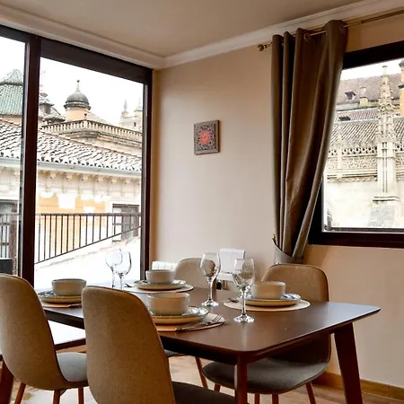 Tuguest Palacio De La Madraza Apartamento *