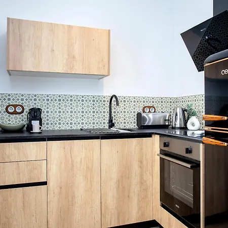 Genteel Horno Marina *