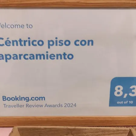 Céntrico Piso Con Aparcamiento Granada