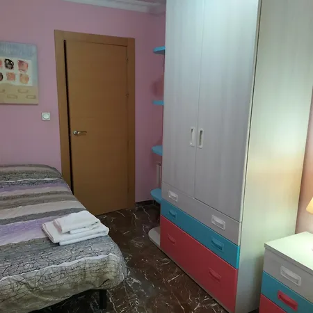 Piso Turístico En Granada. Zona Palacio Deportes Apartamento *