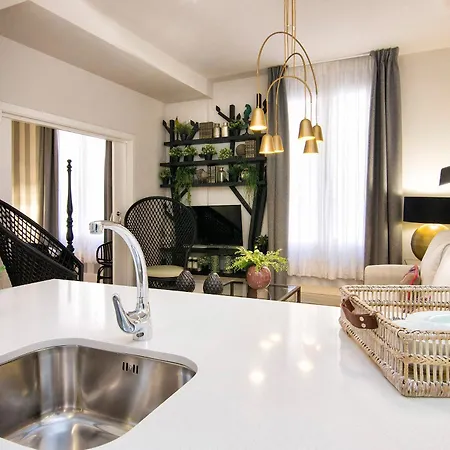 Apartment Deluxe *