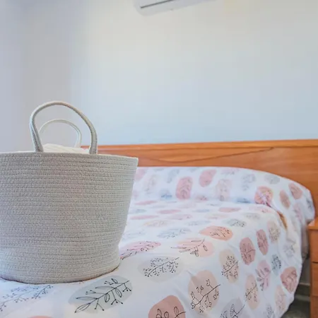 Delfin Retreat Con Terraza Junto A Parada De Metro Apartamento *