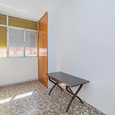 Delfin Retreat Con Terraza Junto A Parada De Metro * Granada