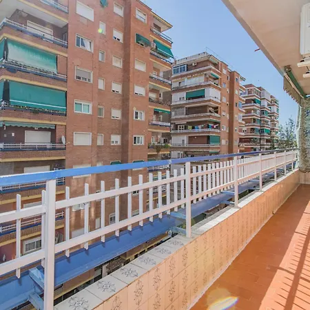 Delfin Retreat Con Terraza Junto A Parada De Metro * Granada