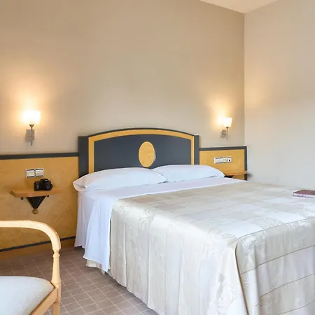 Macia Condor Hotell 4*