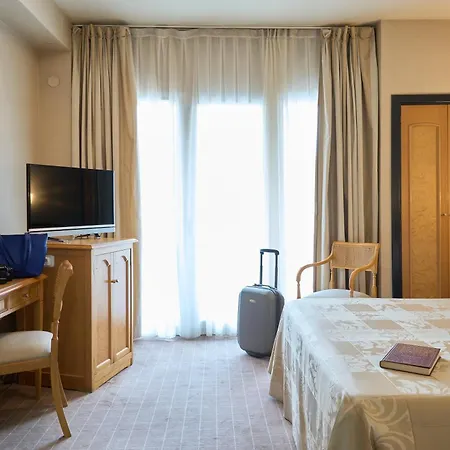 Macia Condor 4*