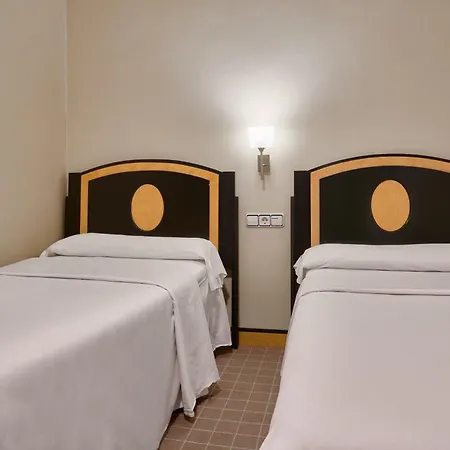Macia Condor Hotell 4*