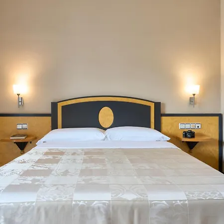 Macia Condor 4* Granada