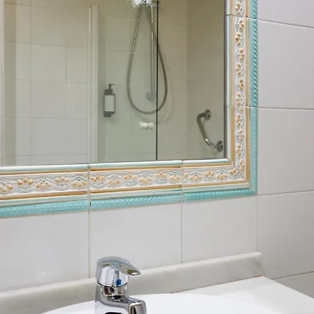 Macia Condor Hotell Granada