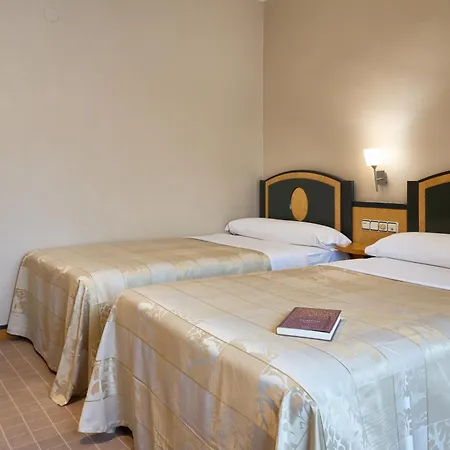 Macia Condor Hotell 4*