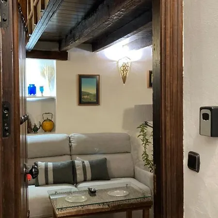 Apartamento Adanar-apartamentos Muralla Ziri Granada