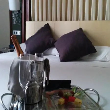 Отель Eurostars Gran Via 5*