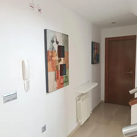 Casa En Con Vistas En Zona El Serrallo 民宿