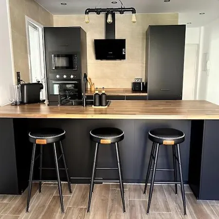 Urban Terrace Retreat