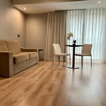 Turia Granada מלון גרנדה