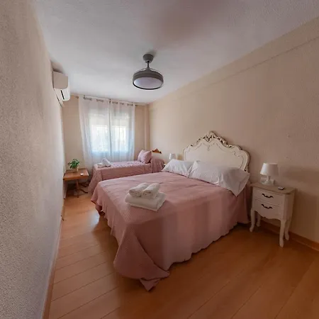 Apartamento Amplio Piso En El Palacio De Congresos By Bebalmy Granada