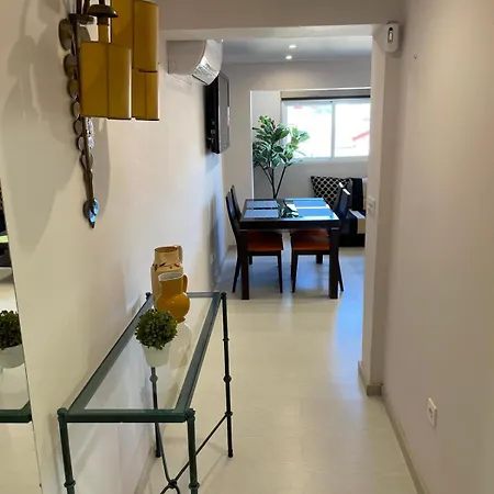 A Un Paso Del Centro De *