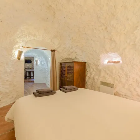 Trendyhomes Alhambra Cueva Apartment