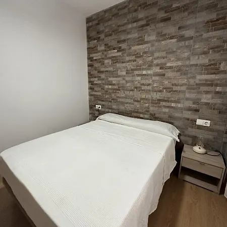 Alhambra Apartment *