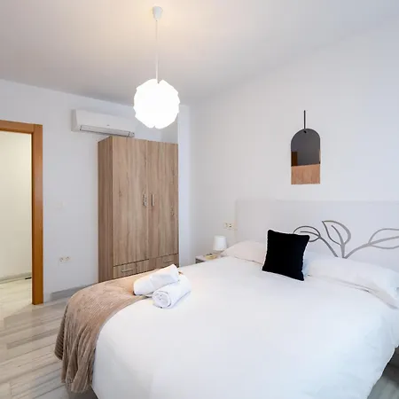 3 Bedroom Elegant & Cozy Centre Apartment