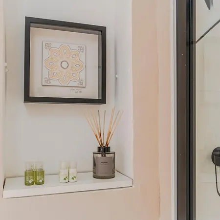 Apartamento Bajo El Cielo De La Alhambra, By Daimar *
