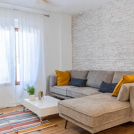 Apartamento Bajo El Cielo De La Alhambra, By Daimar *