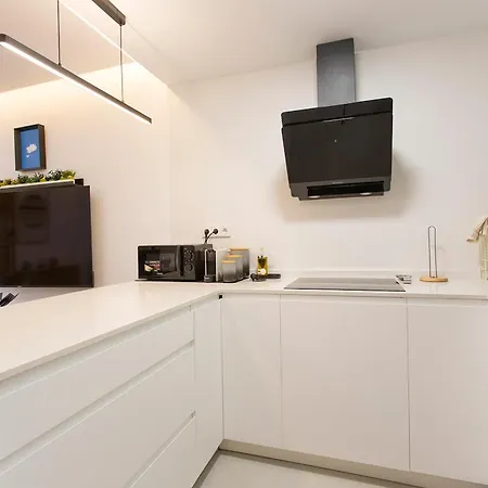 Dali's Sanctuary In - Private Parking Free Apartment