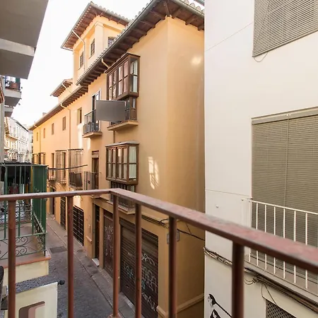 Dali's Sanctuary In - Private Parking Free Apartment