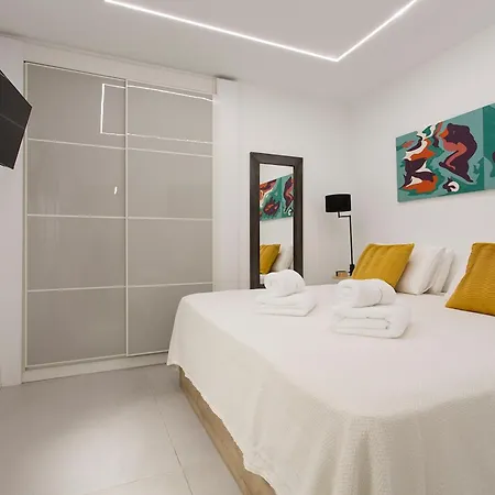 Dali's Sanctuary In - Private Parking Free Apartment *