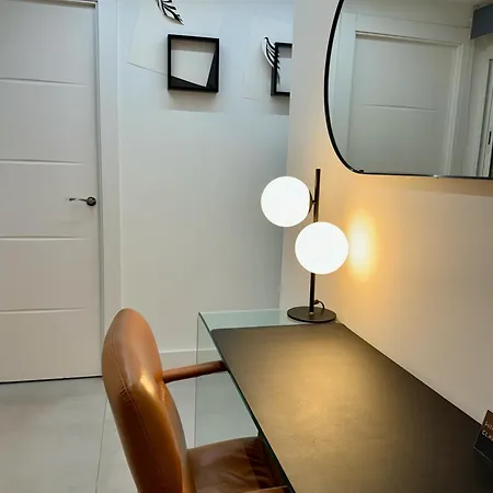 Dali's Sanctuary In - Private Parking Free Apartment
