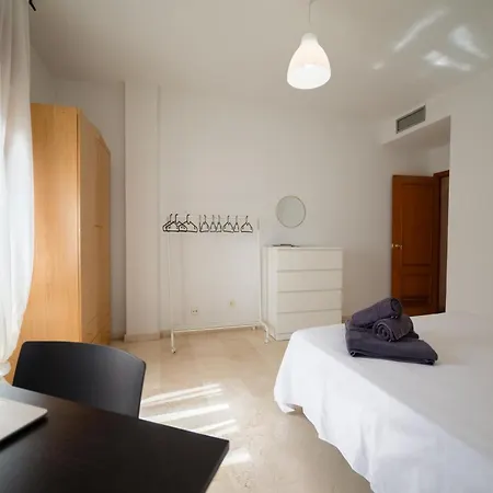 Trendyrooms Granada, Centro A 10 Minutos Andando