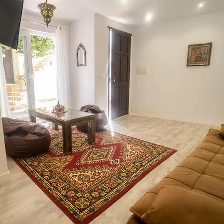 La Perla Del Oriente