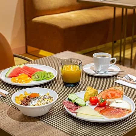 Mate Leo Hotel 4*