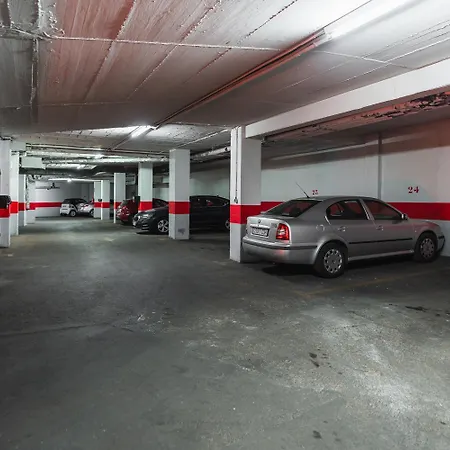 Avenida Del Sur Con Parking *