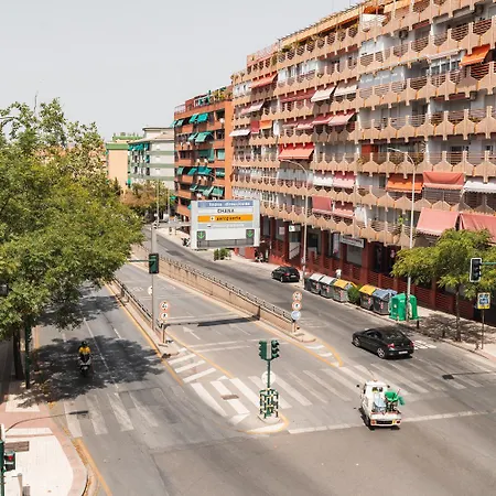Avenida Del Sur Con Parking