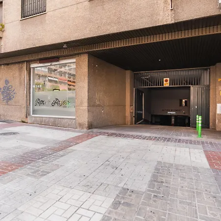 Avenida Del Sur Con Parking Apartment