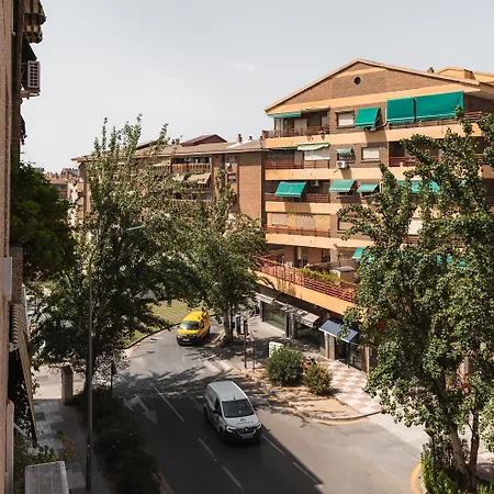 Avenida Del Sur Con Parking *