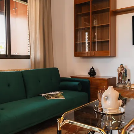 Avenida Del Sur Con Parking Apartment