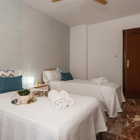 Avenida Del Sur Con Parking Apartment