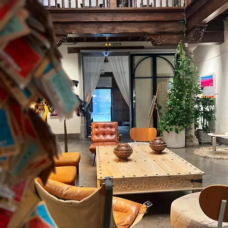 Gar Anat Boutique