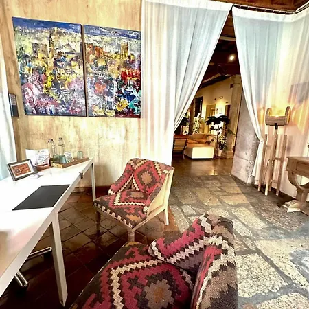 Gar Anat Boutique 3*