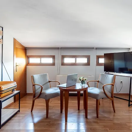 Hotel Reina Mora