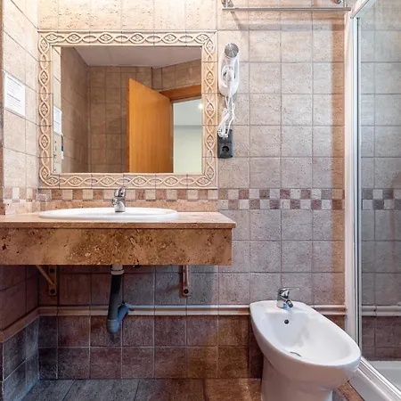 Reina Mora Hotel 2*