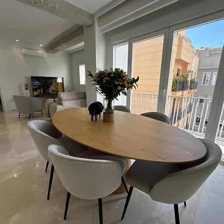 Navas 102 Cosmopolitan Loft *