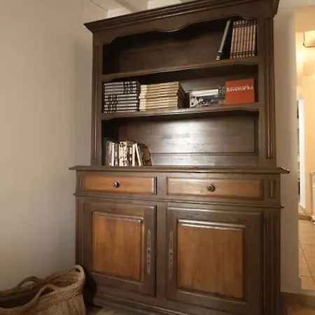 La Casa Del Cuento Bajo Apartment