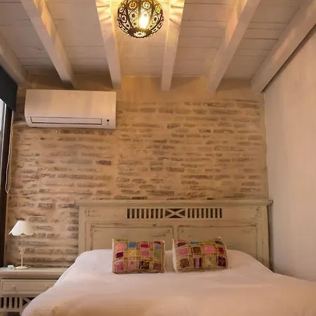La Casa Del Cuento Bajo Apartment Granada