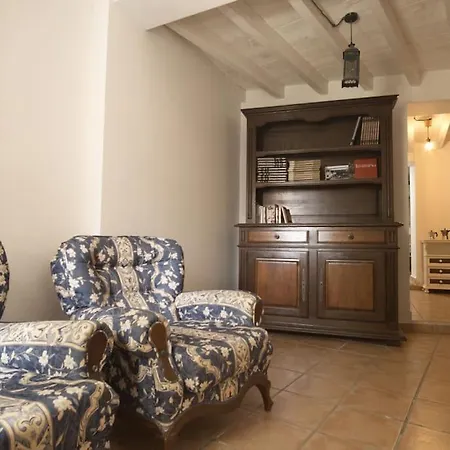 La Casa Del Cuento Bajo Apartment