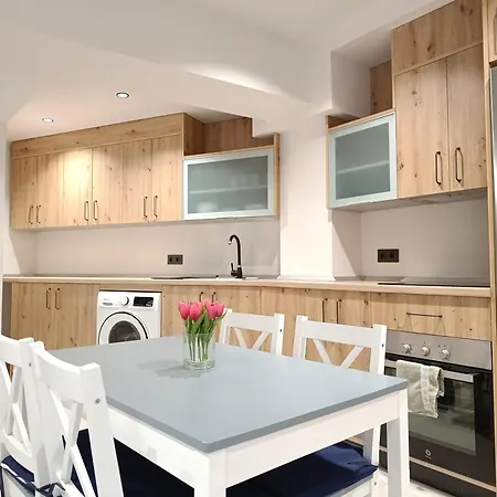San Lazaro Apartment *