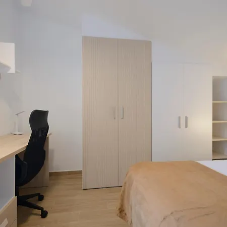 J De La Alhambra Apartment