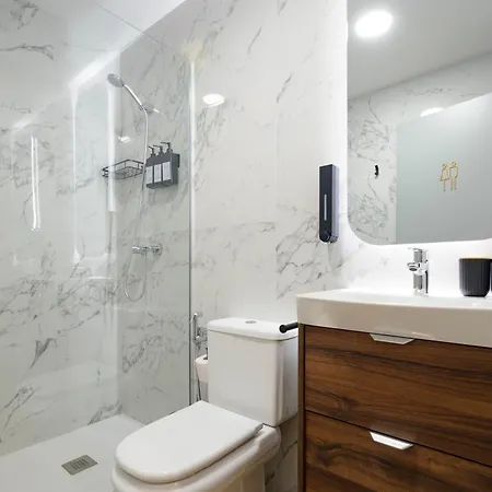J De La Alhambra Apartment *